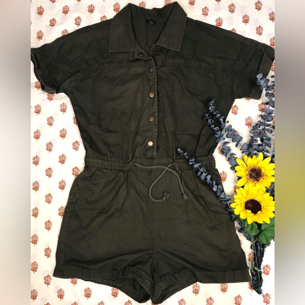 Wild Fable olive green romper/jumpsuit shorts
